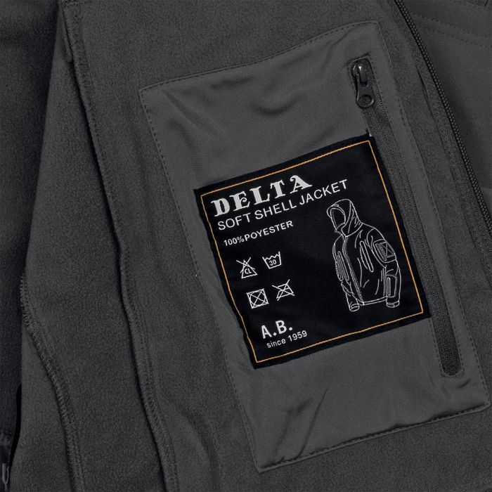 MANHUNT Softshell Jacket